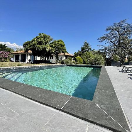 Logements Chaleureux Dans Maison Avec Piscine A 35 Min De Lyon Alix Exteriör bild