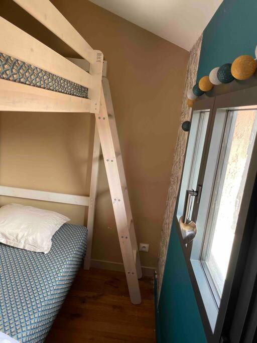 Logements Chaleureux Dans Maison Avec Piscine A 35 Min De Lyon Alix Exteriör bild